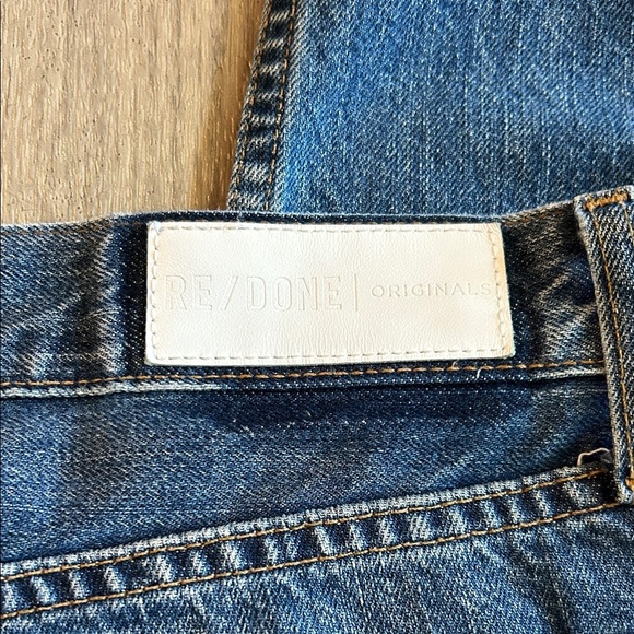 Re/Done Classic Blue Relaxed Crop - Picture 3 of 10